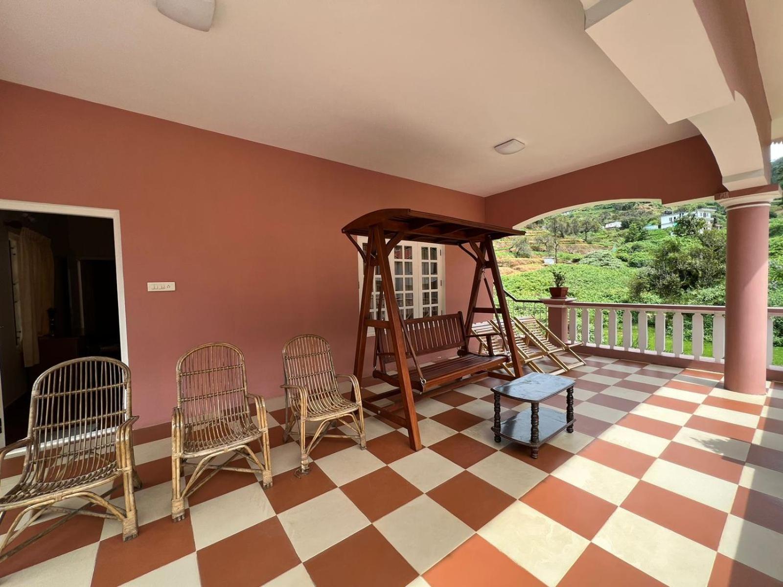 Chill Inn - Families Only Ooty Bagian luar foto