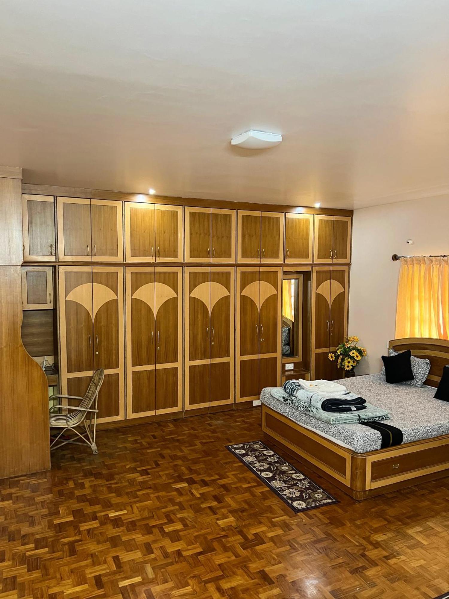 Chill Inn - Families Only Ooty Bagian luar foto