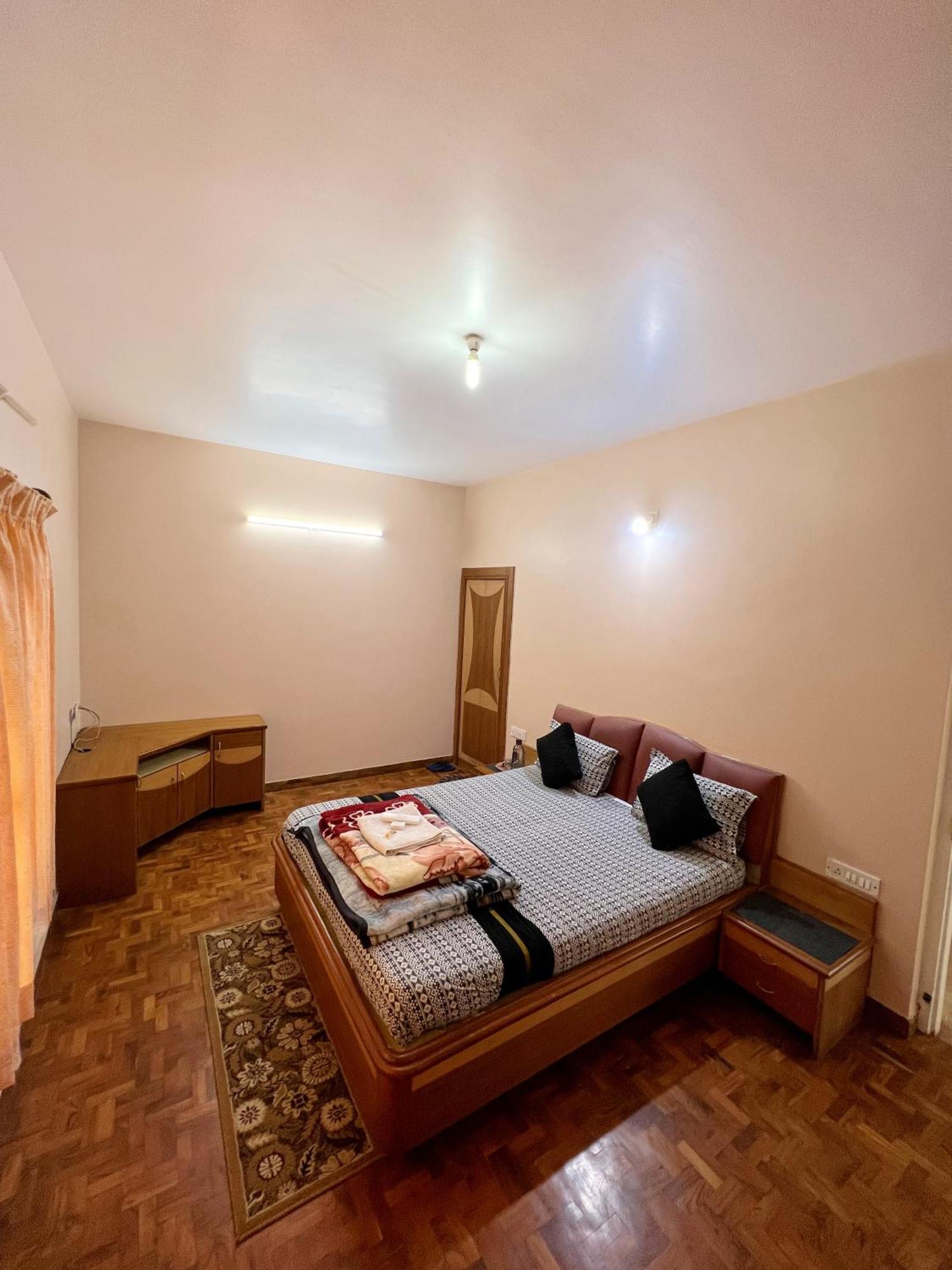 Chill Inn - Families Only Ooty Bagian luar foto