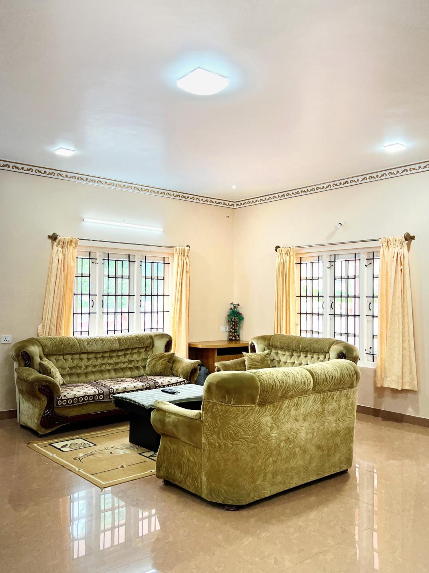 Chill Inn - Families Only Ooty Bagian luar foto