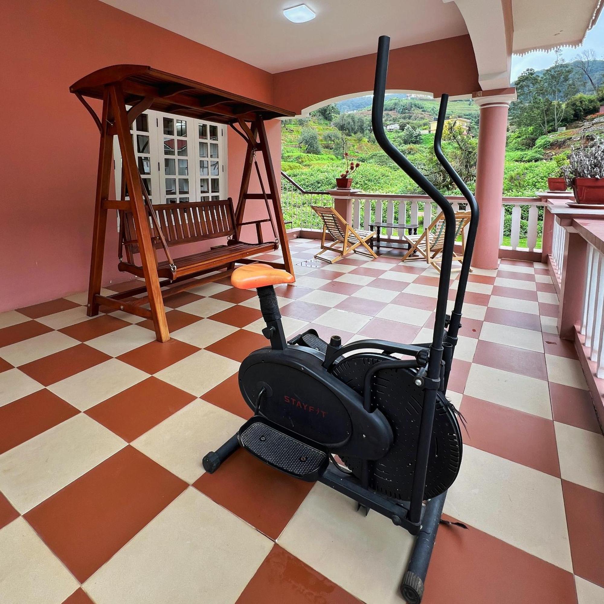 Chill Inn - Families Only Ooty Bagian luar foto