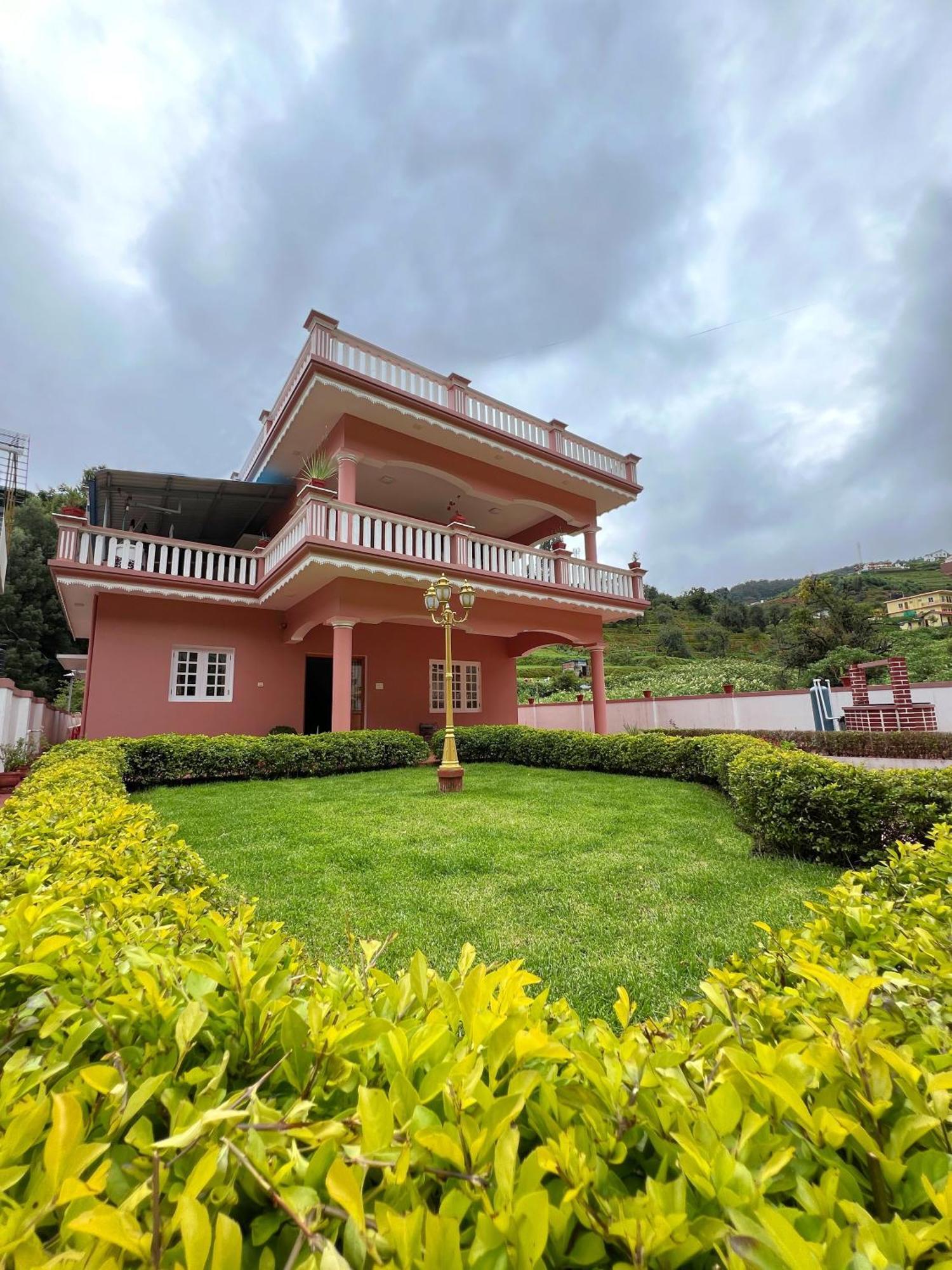 Chill Inn - Families Only Ooty Bagian luar foto